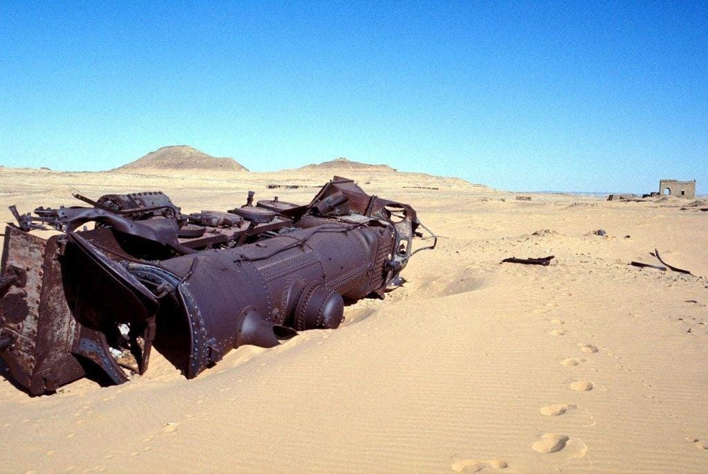 r/Damnthatsinteresting - a large metal object in the desert r/Damnthatsinteresting - a large metal object in the desert