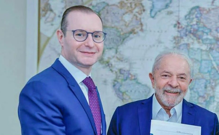 Ministro Zanin rejeita desbloqueio das contas da Starlink de Musk