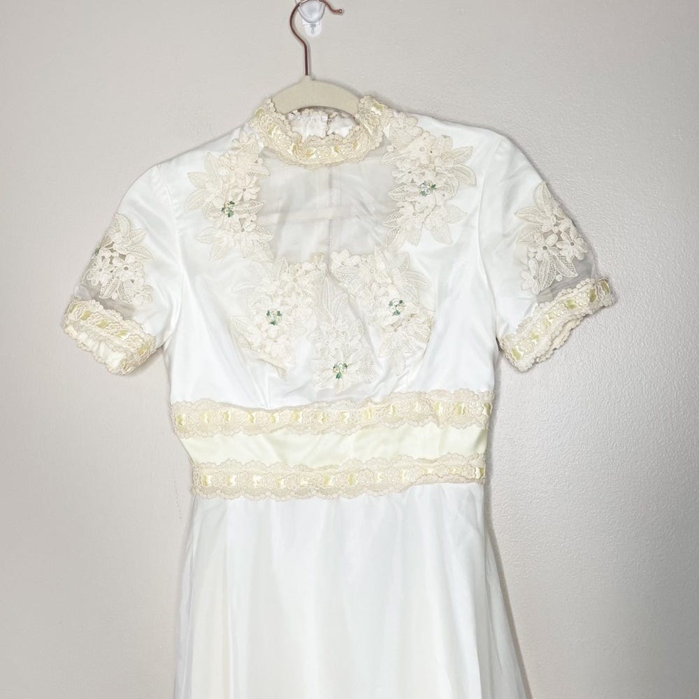 Vintage wedding dress yellow and white - Picture 2 of 11