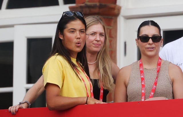 r/tennis - Emma Raducanu watching her mixed doubles partner Carlos Alcaraz at Queens