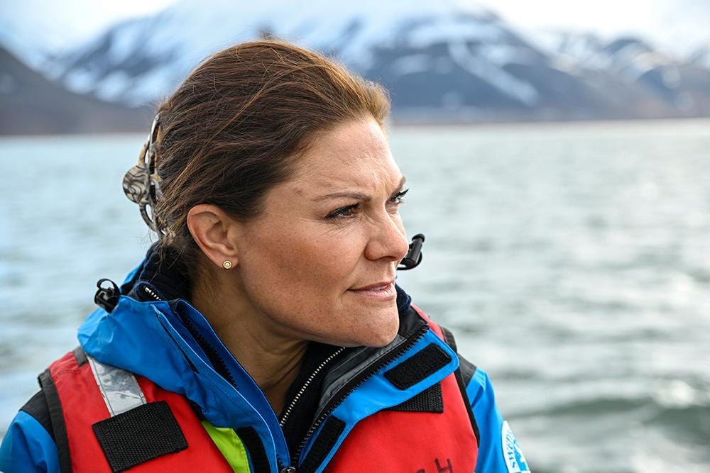 Kronprinsessan besökte Svalbard och isbrytaren Oden. De senaste sex veckorna har isbrytaren fungerat som forskningsfartyg för en svenskledd expedition som bland annat har studerat början på issmältningssäsongen i Arktis.