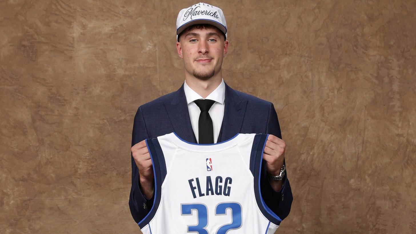 Duke legend Cooper Flagg's No. 32 Mavericks jersey honors a powerful family  tribute | Sporting News