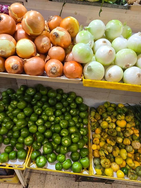Food options, Mercado Medellín