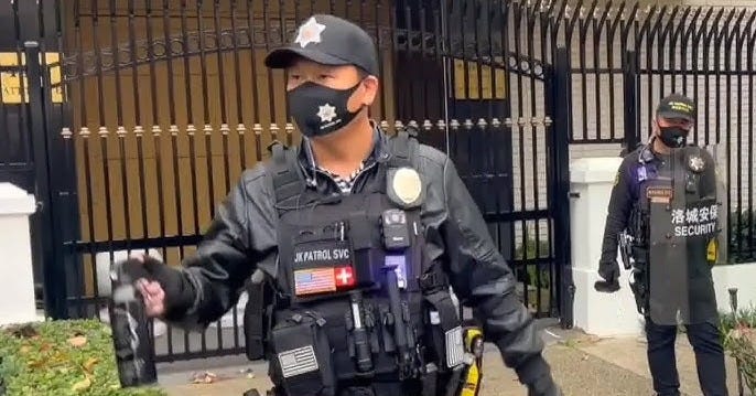 Chinese Consulate Security Guard Pepper Sprays People Celebrating Maduro's  Arrest