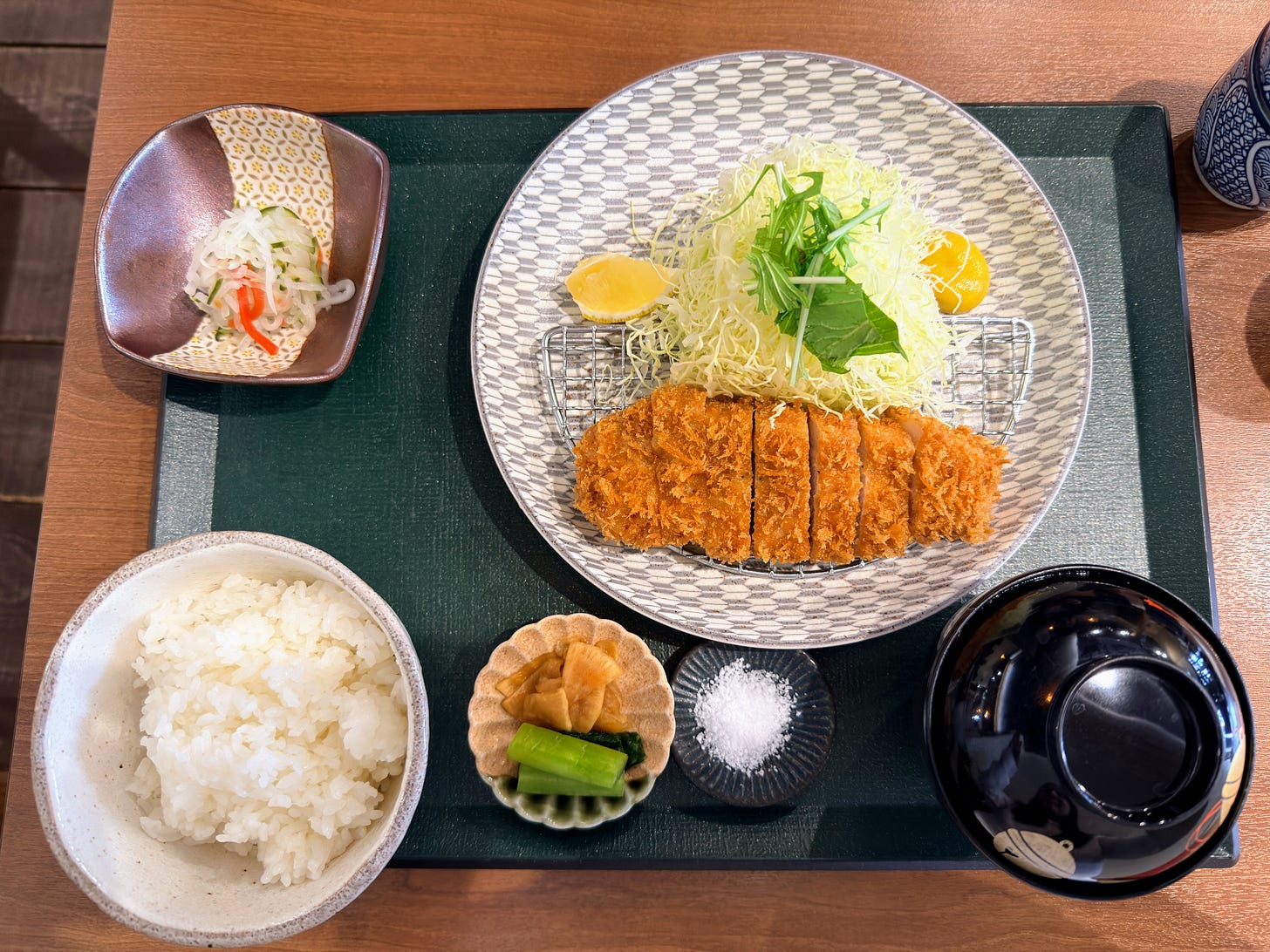 Tonkatsu at とんかつ専門店 からり Tonkatsu at とんかつ専門店 からり