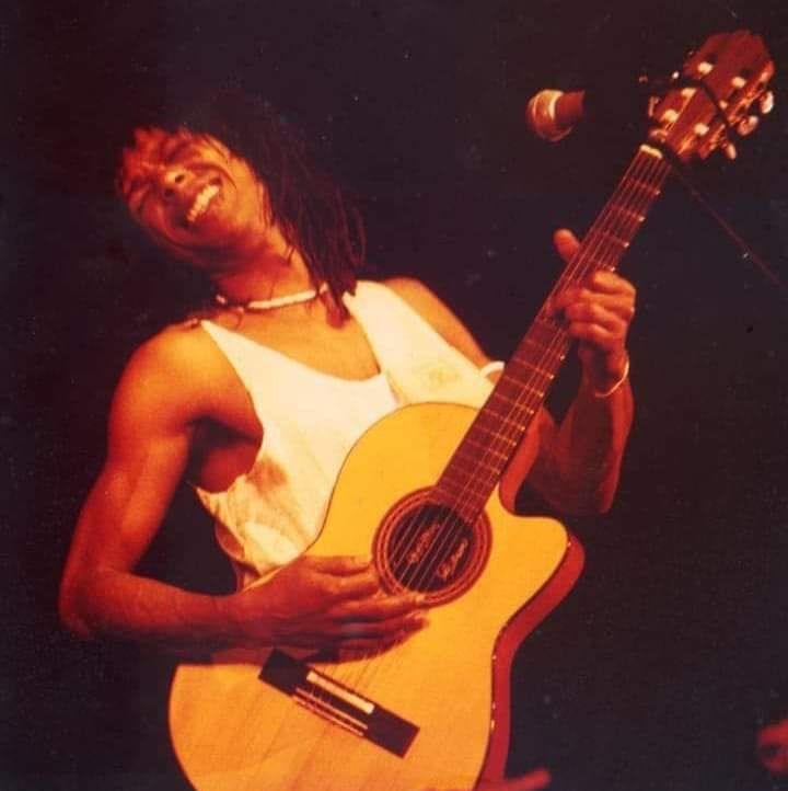 nas entrelinhas. \ud81a\uddb9