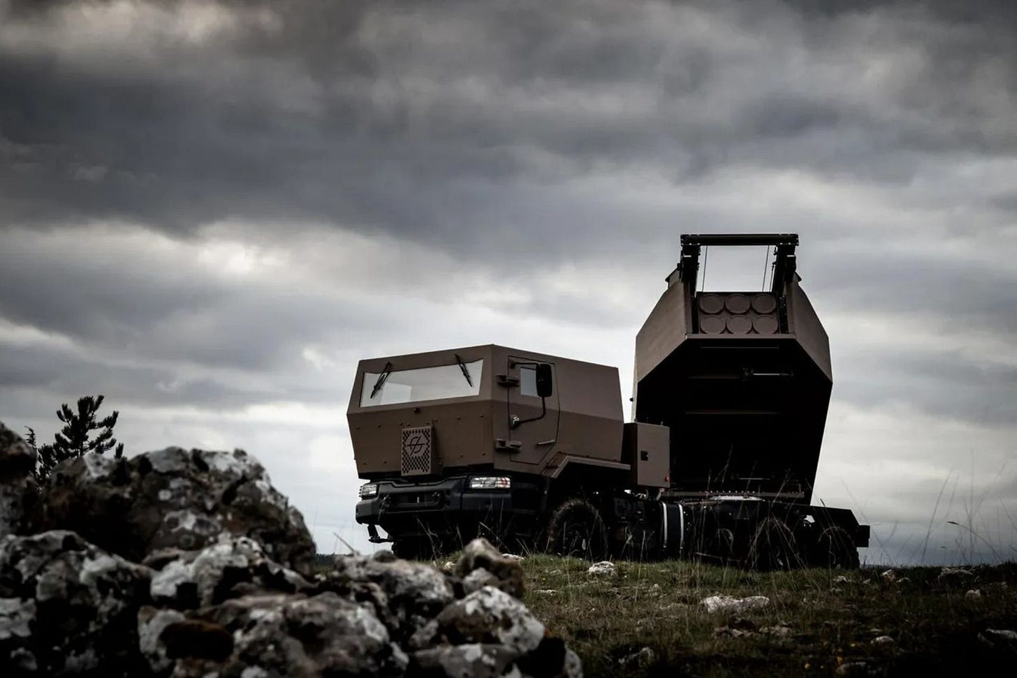 France's Upcoming Foudre MLRS rocket launcher Aims to Rival US HIMARS on  European Market