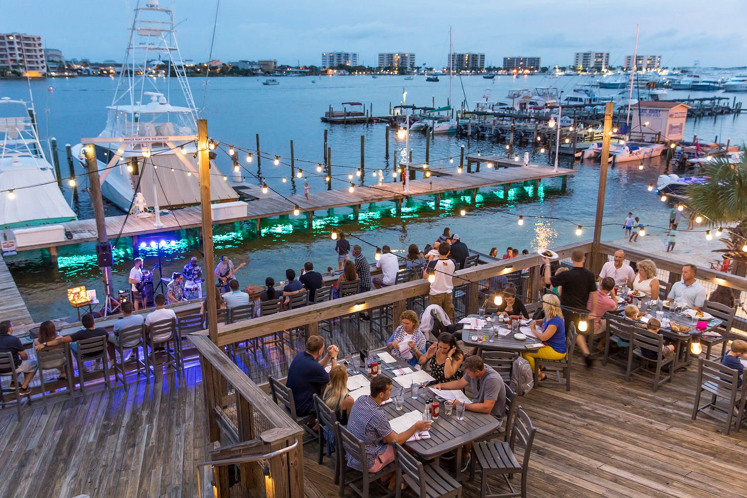 Boshamps | Seafood & Oyster House
