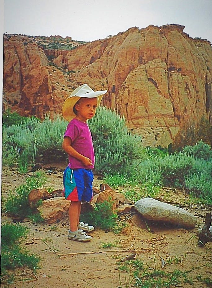 A young child in a cowboy hat

AI-generated content may be incorrect.