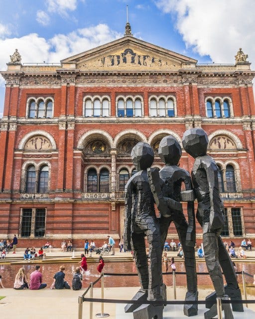 May be an image of 3 people and Rijksmuseum