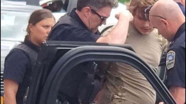 Video Video shows police arresting Buffalo mass shooting suspect - ABC News