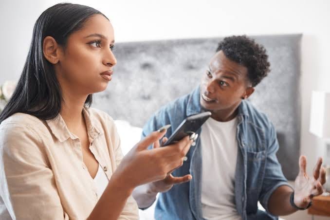 How to Become More Emotionally Available: 4 Strategies
