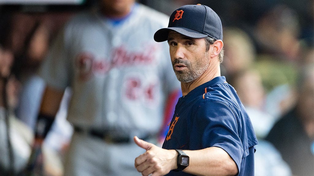Tigers' Brad Ausmus reflects on Fenway Park
