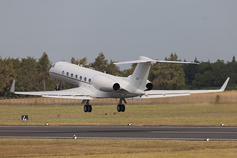 File:Bombardier Global Express 5D4 8759 (52255484597).jpg