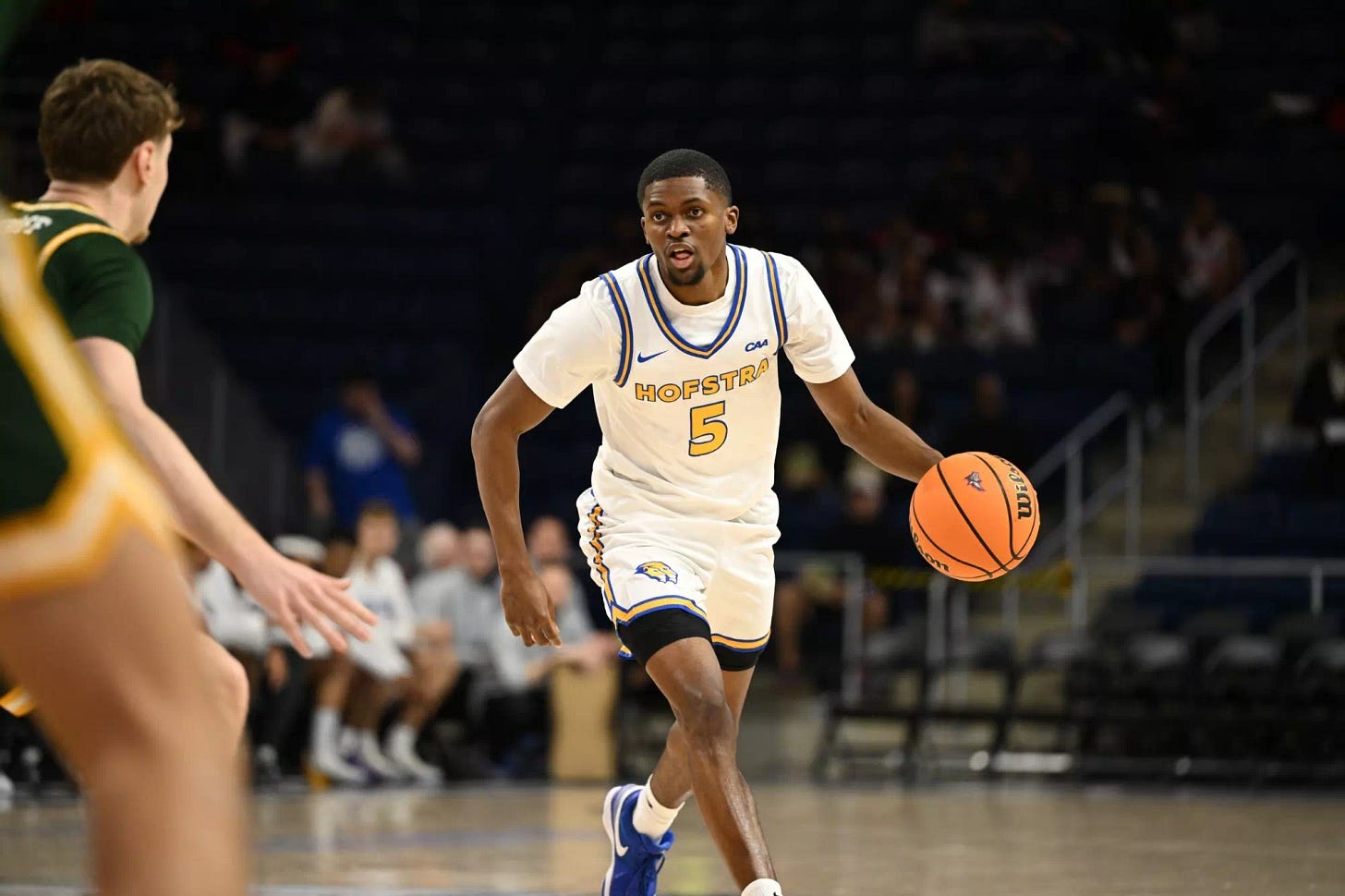 Cruz Davis - Men's Basketball - Hofstra University Athletics