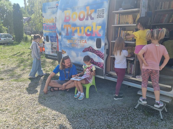 Biblioteca Pe Roți la Poieni