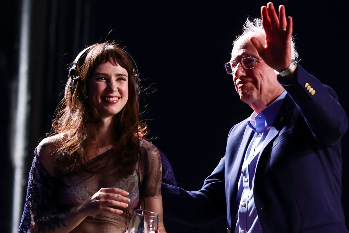 Bernie Sanders Introduces Clairo During Coachella Performance ...
