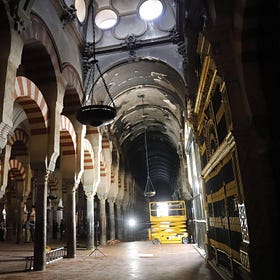 El fuego en la Mezquita-Catedral: Un relato de sincronicidad cósmica