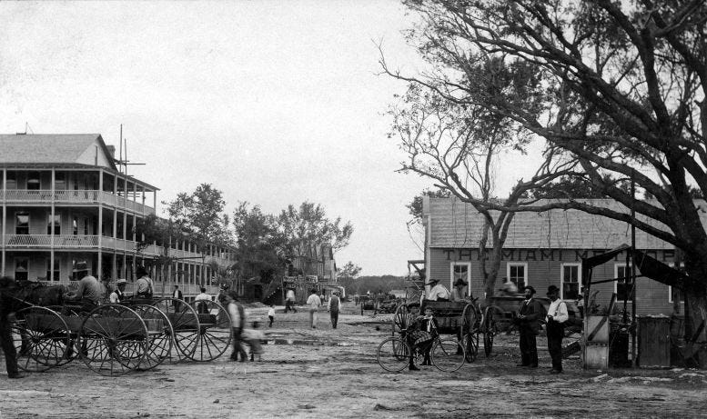 Figure 3: Avenue D looking south toward the Miami River in 1896. The Hotel Miami (left), and the Miami Metropolis (right), buildings are featured in this photo. Courtesy of HistoryMiami Museum. Figure 3: Avenue D looking south toward the Miami River in 1896. The Hotel Miami (left), and the Miami Metropolis (right), buildings are featured in this photo. Courtesy of HistoryMiami Museum.
