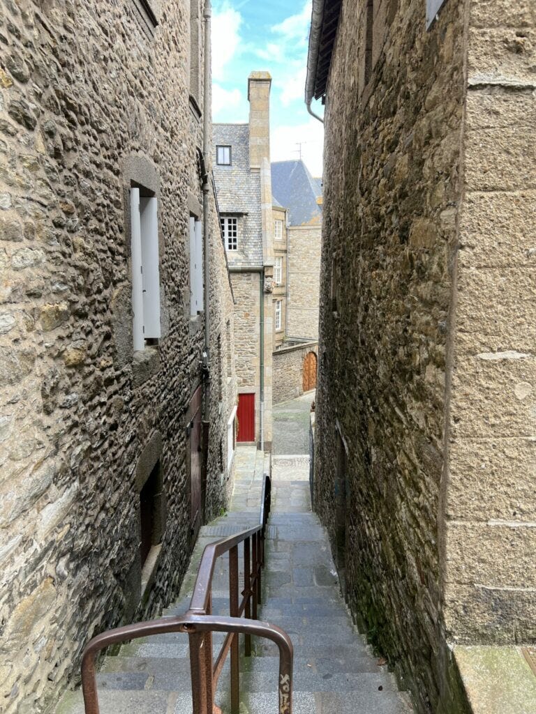 St. Malo schmale Gasse Frankreich