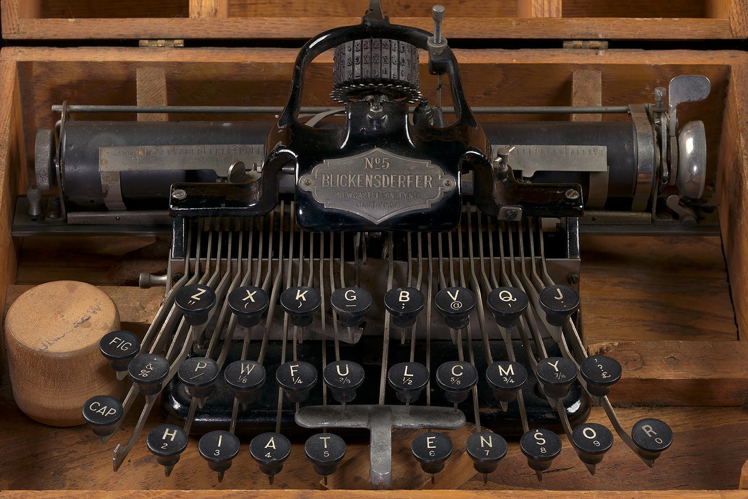 John Millington Synge's typewriter - Director's Choice Uncut - Trinity  College Dublin