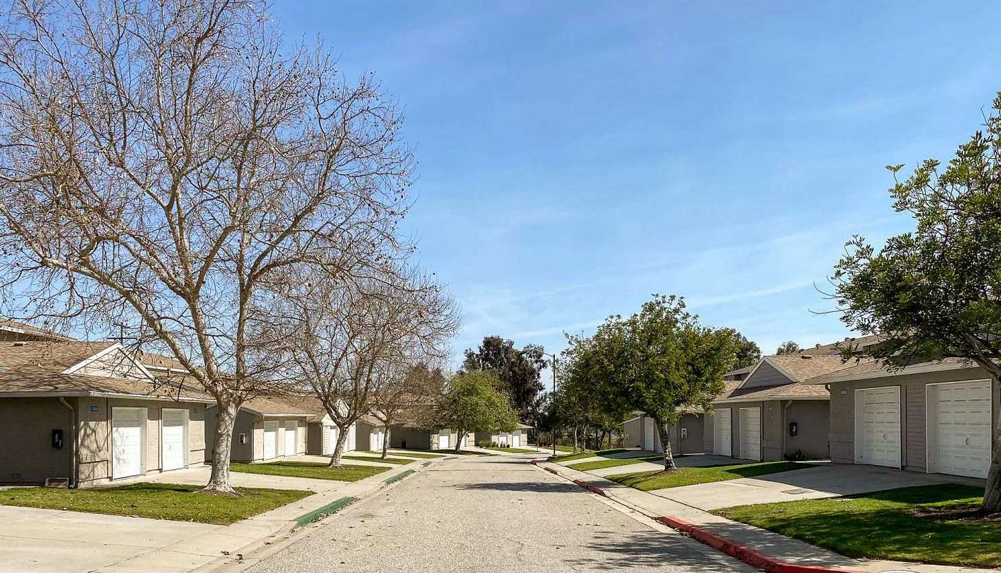 Via suburbana americana vuota
