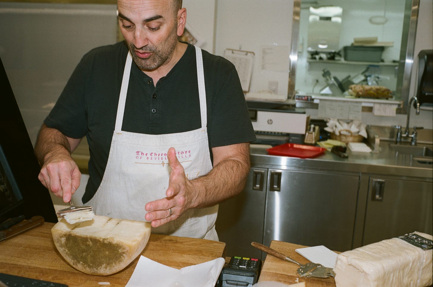 DiBartolomeo cuts a slice of Buhaiolo
