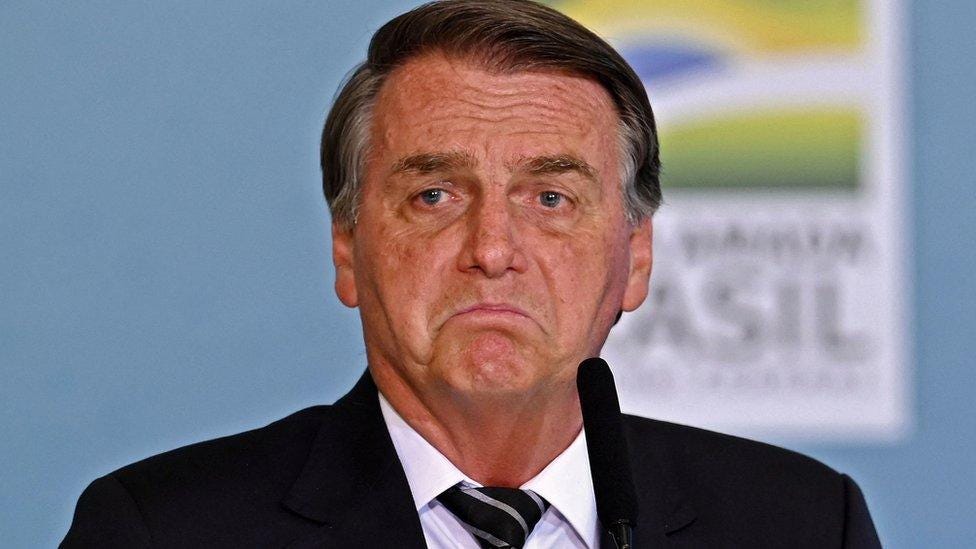 Brazil's Jair Bolsonaro says he will be killed, arrested or re-elected -  BBC News