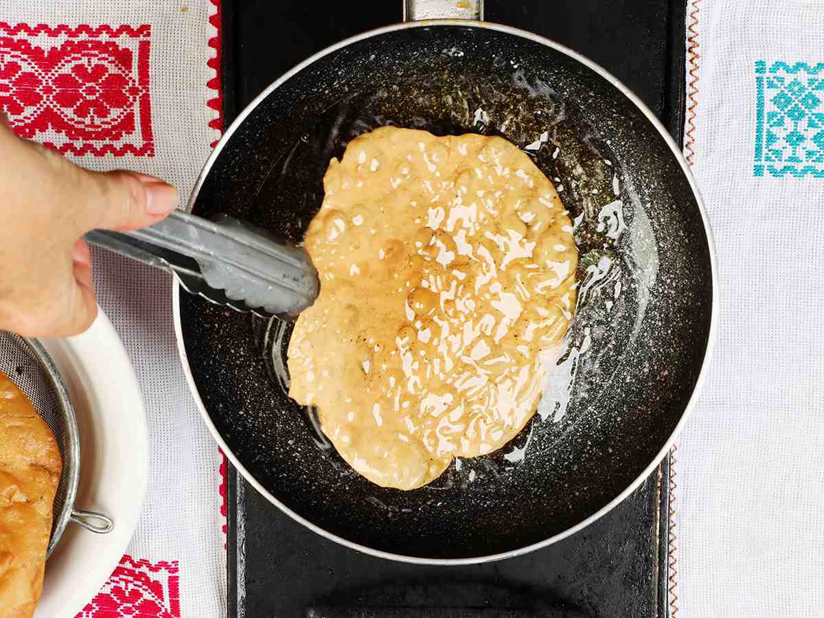 Removing Buñuelo from Oil