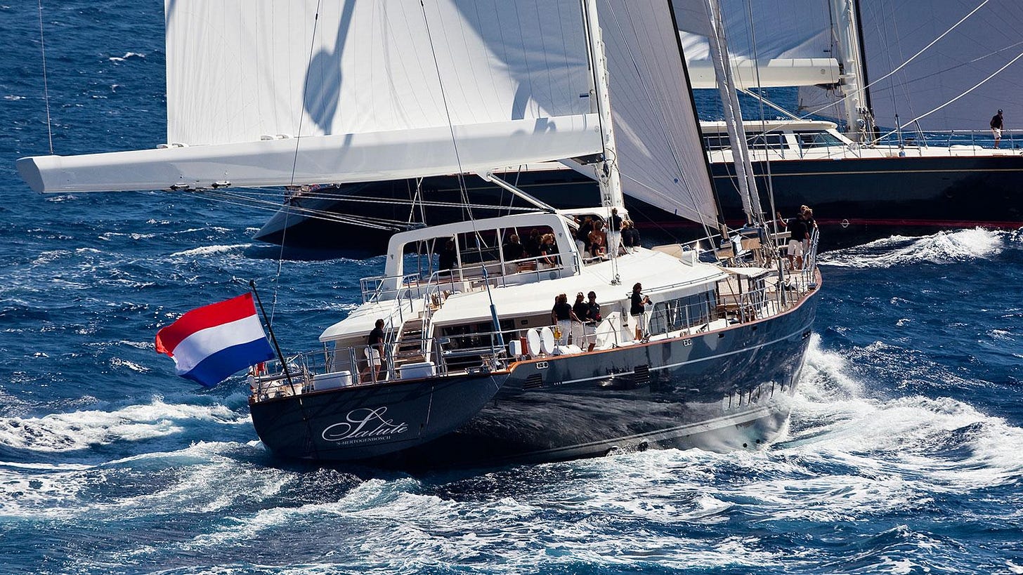 bayesan-super-yacht-saling-boat bayesan-super-yacht-saling-boat