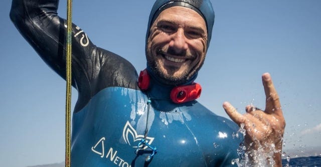 r/Damnthatsinteresting - Croatian Vitomir Maričić has set a new Guinness World Record for static apnea: 29 minutes and 3 seconds underwater.