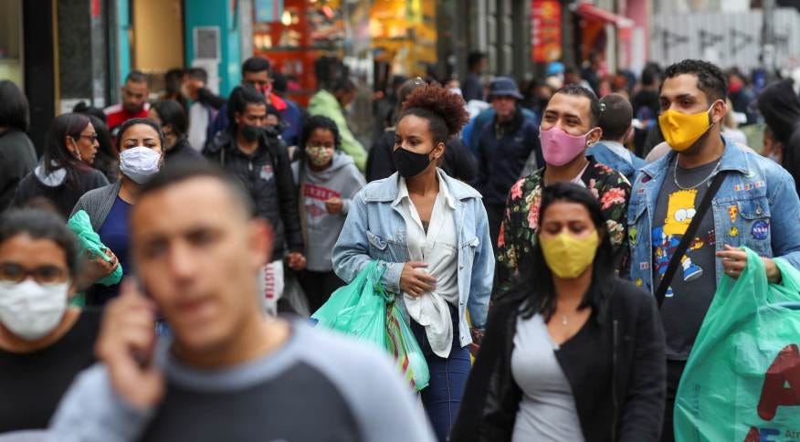 Na capital paulista, a prefeitura estuda o fim da exigência das máscaras