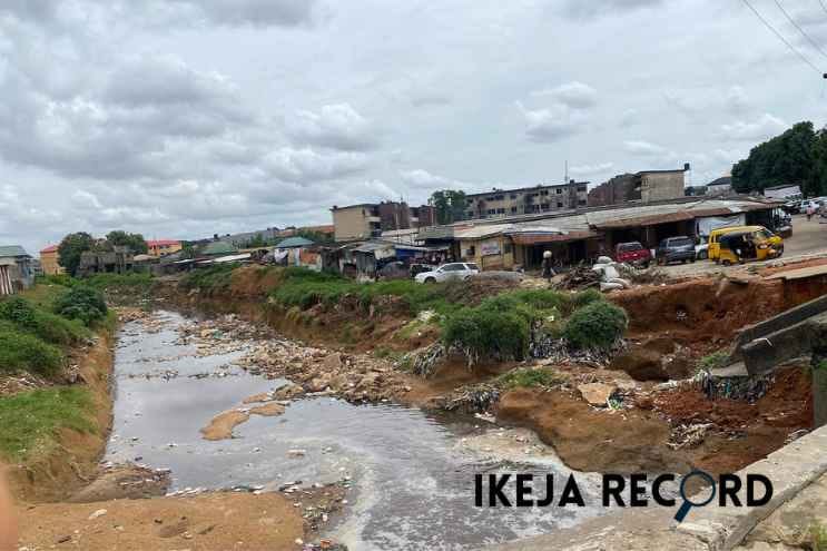 A dilapidated canal in Orile-Agege. Credit: Omon Okhuevbie / Ikeja Record.