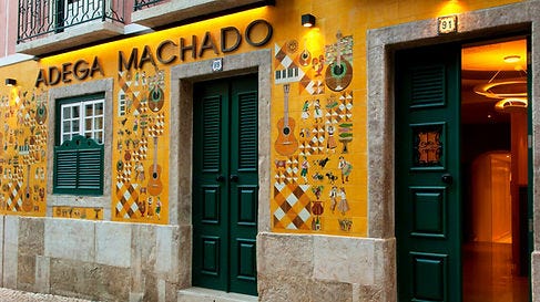 Framhlið veitingastaðarins. Framhlið veitingastaðarins.