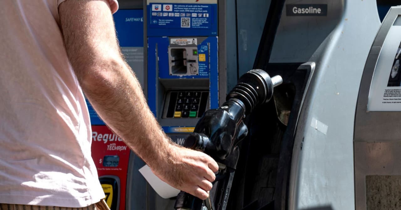 California gas prices could reach $8 a gallon by 2026, new report suggests  | FOX 11 Los Angeles