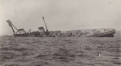 SMS Derfflinger sinks at Scapa Flow after being scuttled by her crew, 21 June 1919.