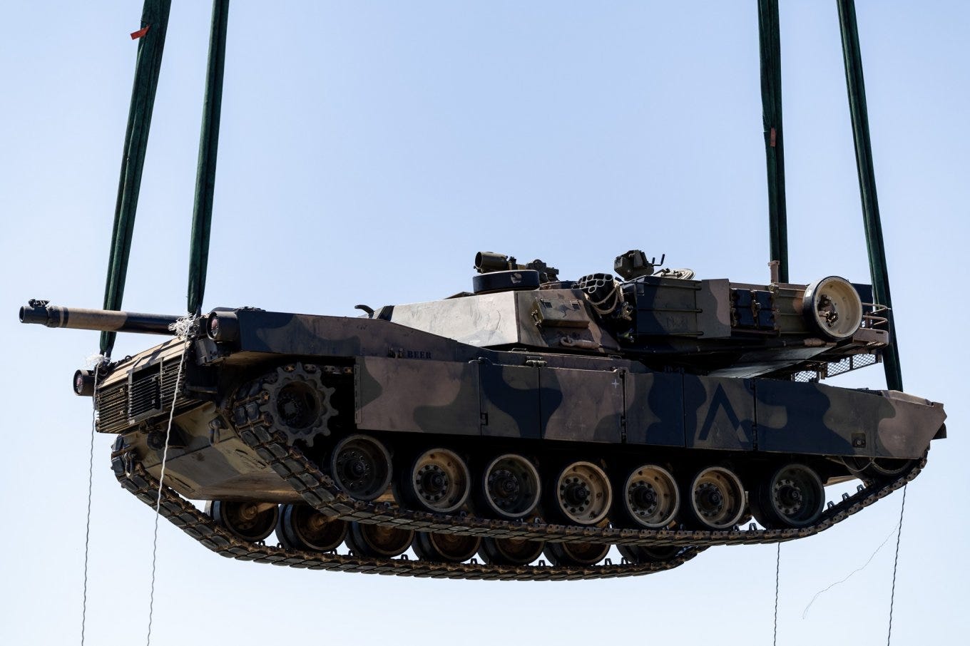 Abrams_Aus_Ship01.jpg