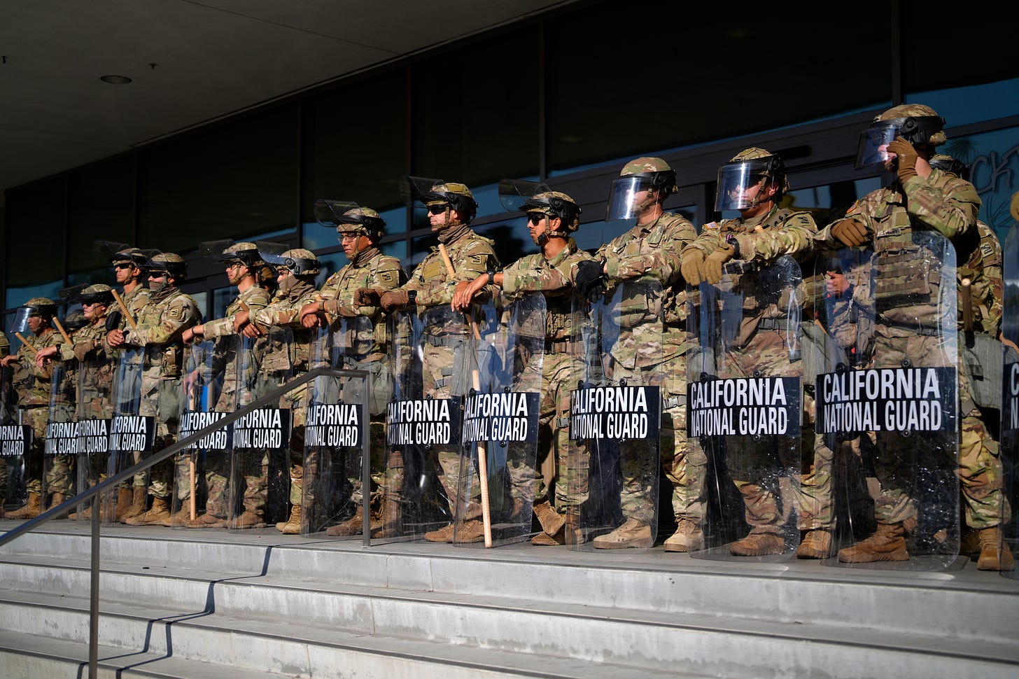 100 Oregon troops remain under Trump's control as California National Guard return home - OPB 100 Oregon troops remain under Trump's control as California National Guard return home - OPB