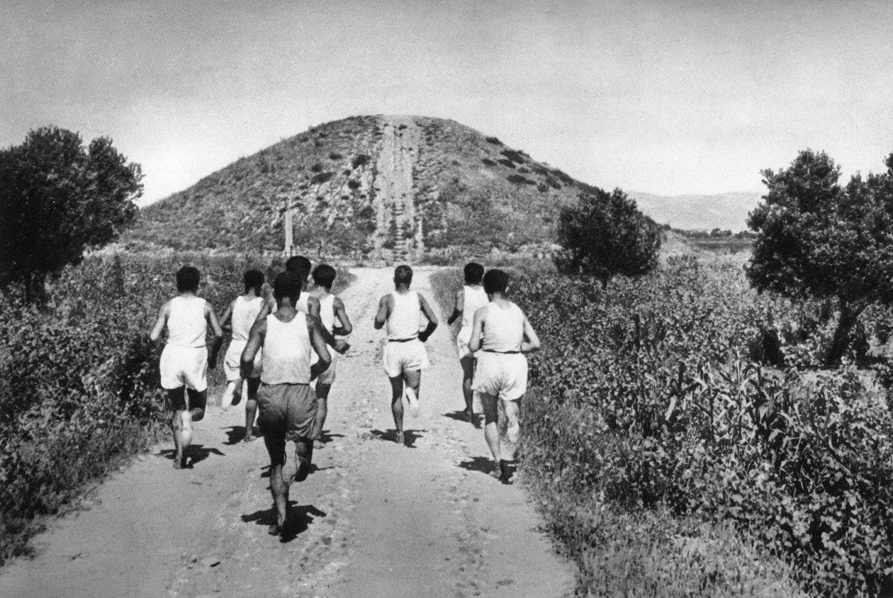El túmulo de Maratón, Grecia, 1937 | Martin Hurlimann