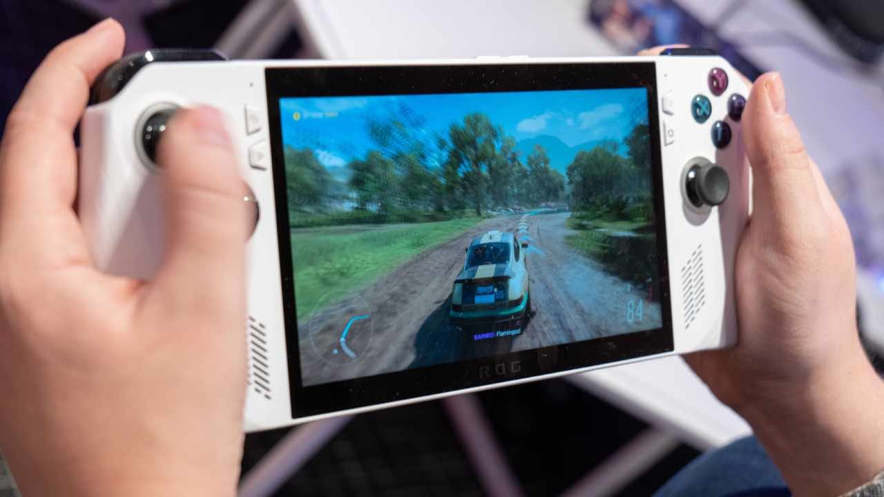 Matt Swider playing the Asus ROG Ally