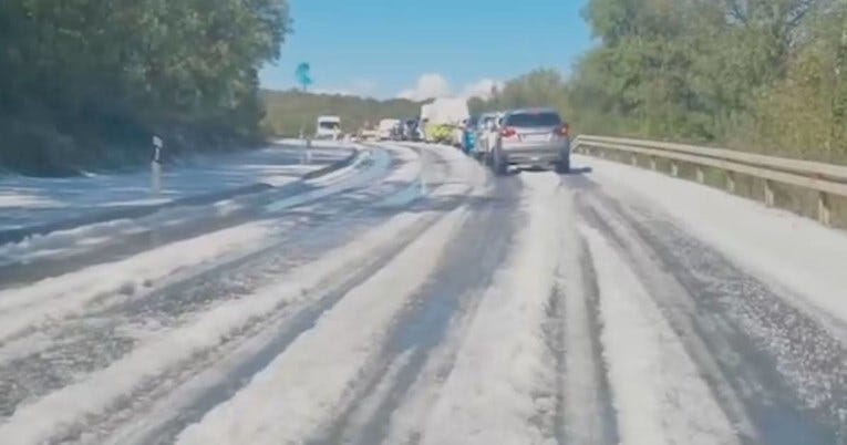 VIDEO Nevjerojatni prizori na Krku: Žestoka tuča "zabijelila" otok