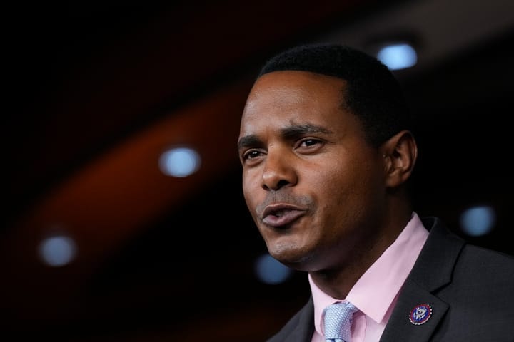 Torres Invested in Weapons Makers as He Backed Billions in Arms for Israel