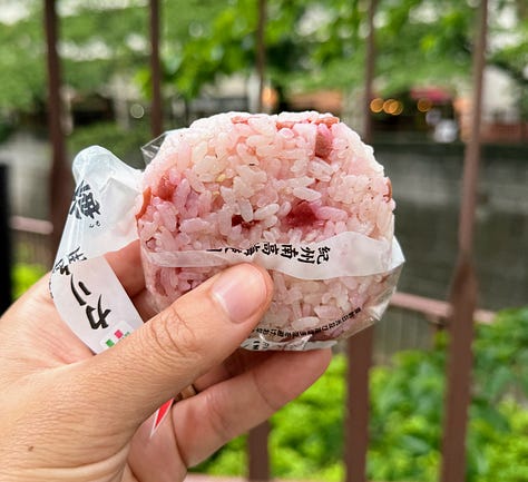 Various onigiri and hand rolls