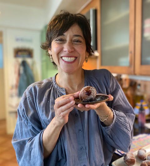 Maite Gomez-Rejón with donut