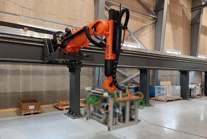 Kuka robot - Travelling axes - SimKon by Vansichen Kuka robot - Travelling axes - SimKon by Vansichen