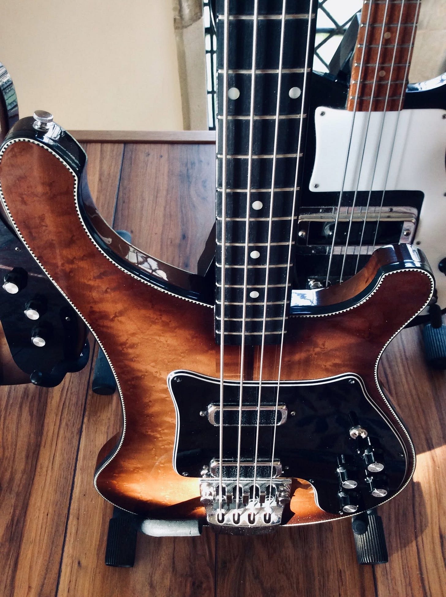 Overview: The 4002 - by Andy White - Rickenbacker 101
