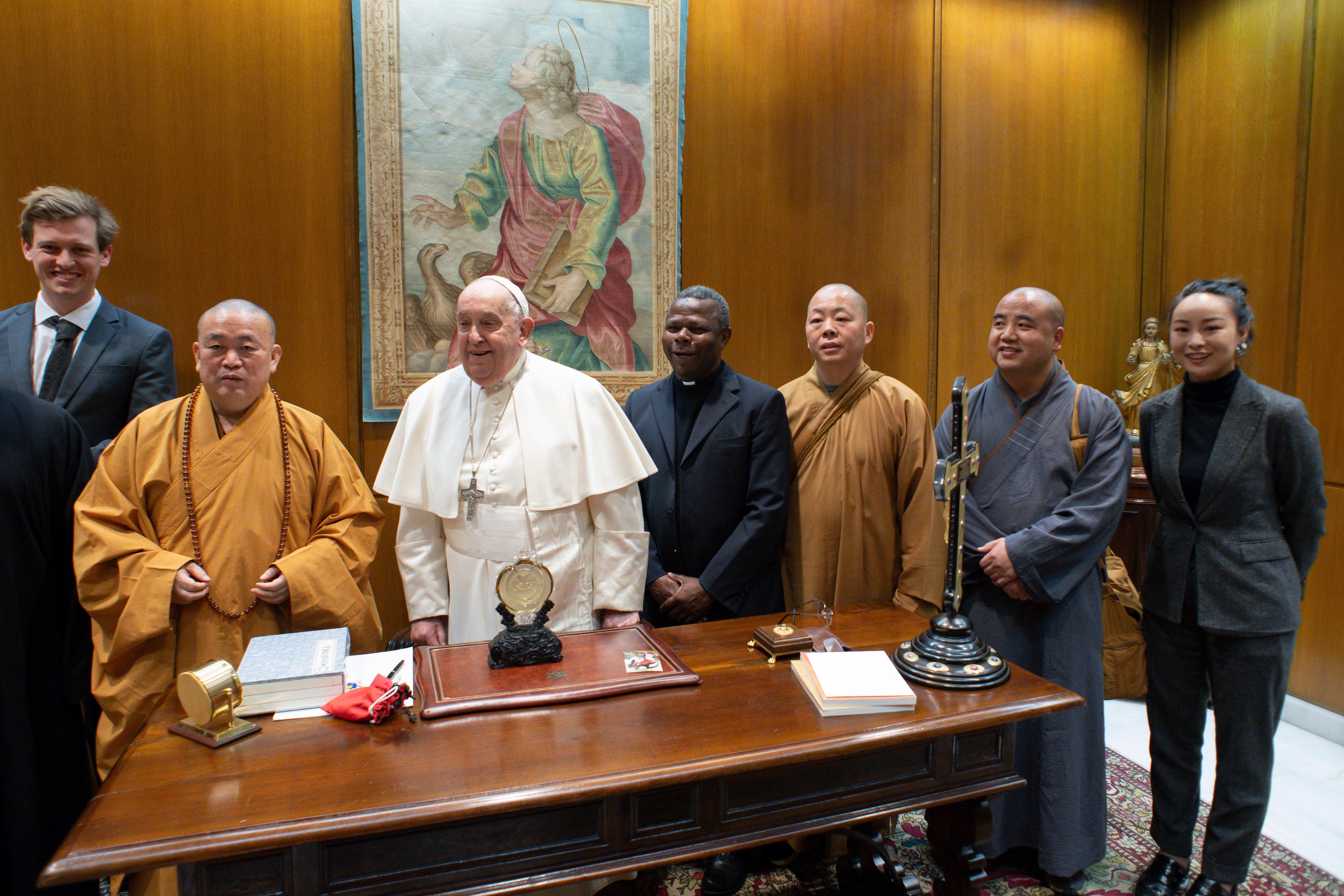 Trumpova administracija v središču kritik glede carin, imigracije in medijske cenzure