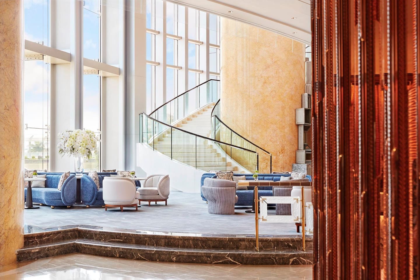 FSHK_Lobby04_F_sj