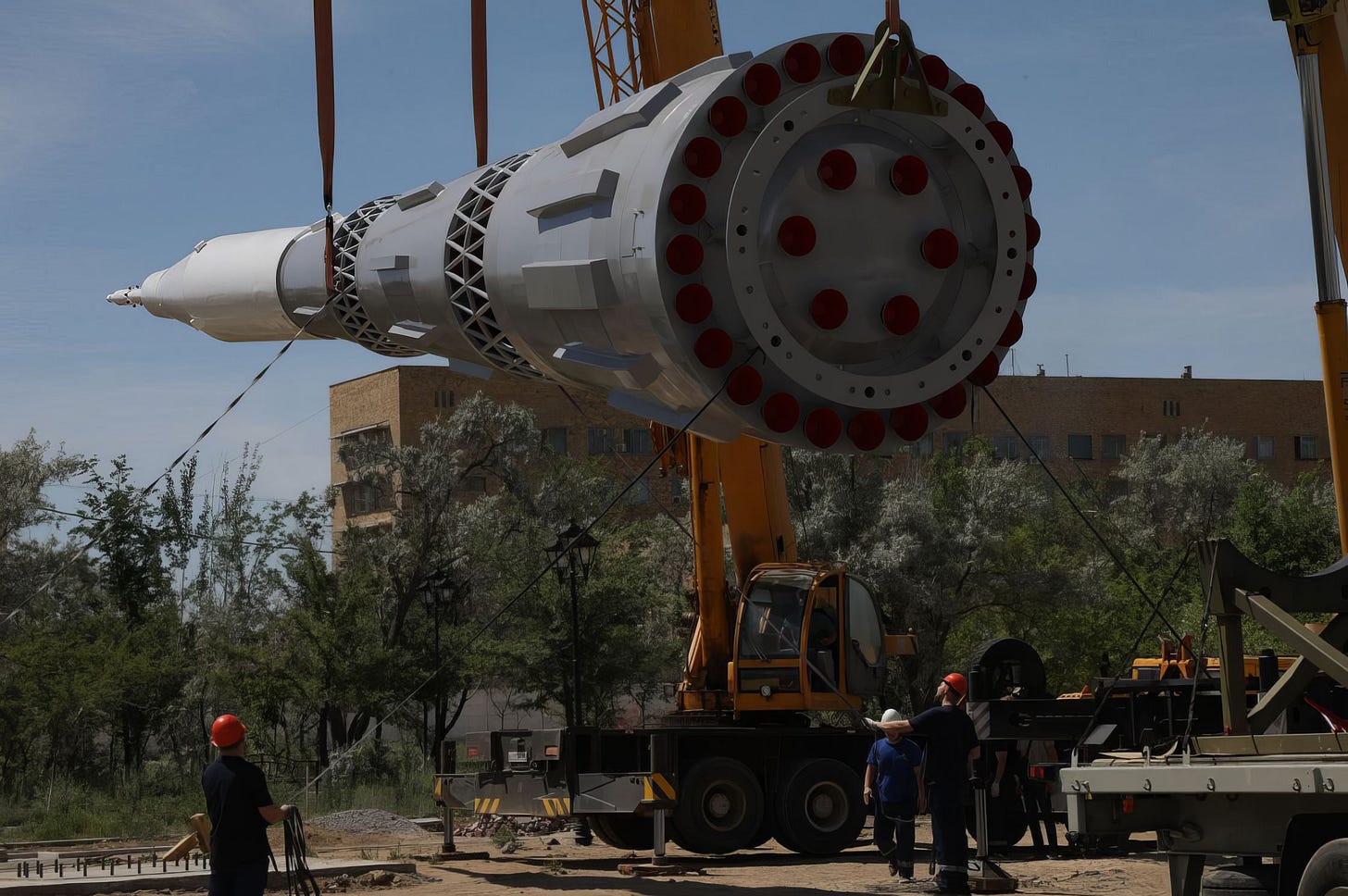 Giant N1 model in Baikonur