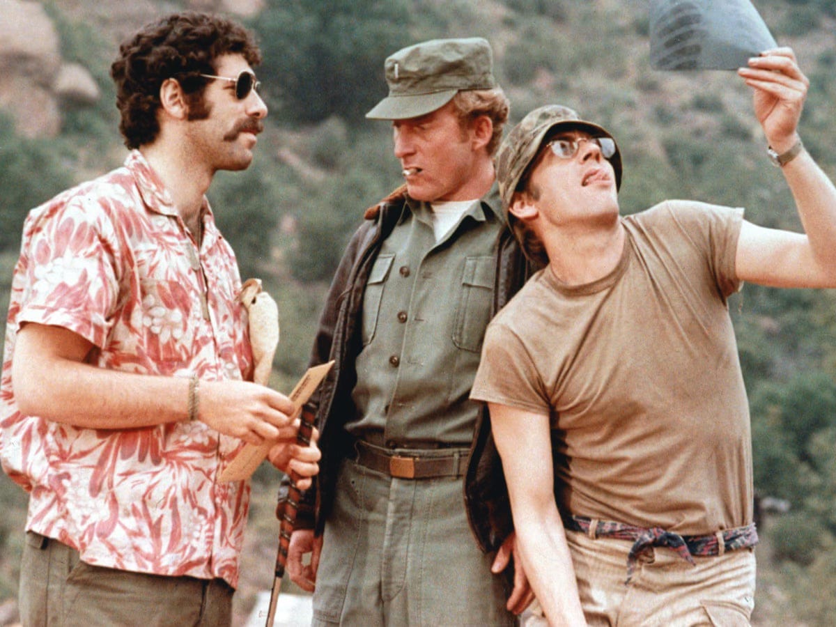 Elliott Gould, I don't know who this is, Donald Sutherland in Robert Altman's 1970 satire MASH